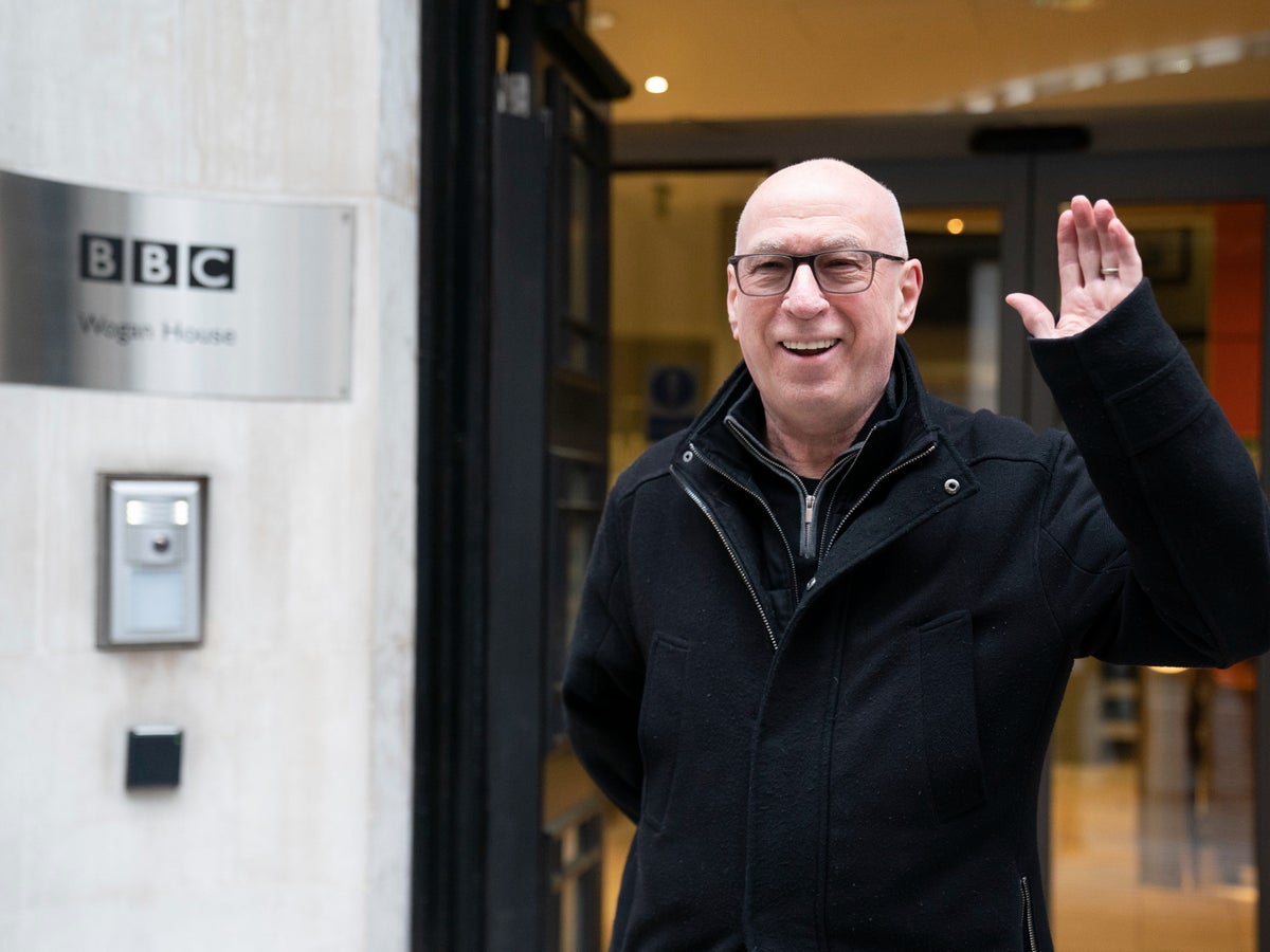 Ken Bruce news – latest: Radio 2 DJ says ‘no hidden agenda’ in song choices as he hosts last show