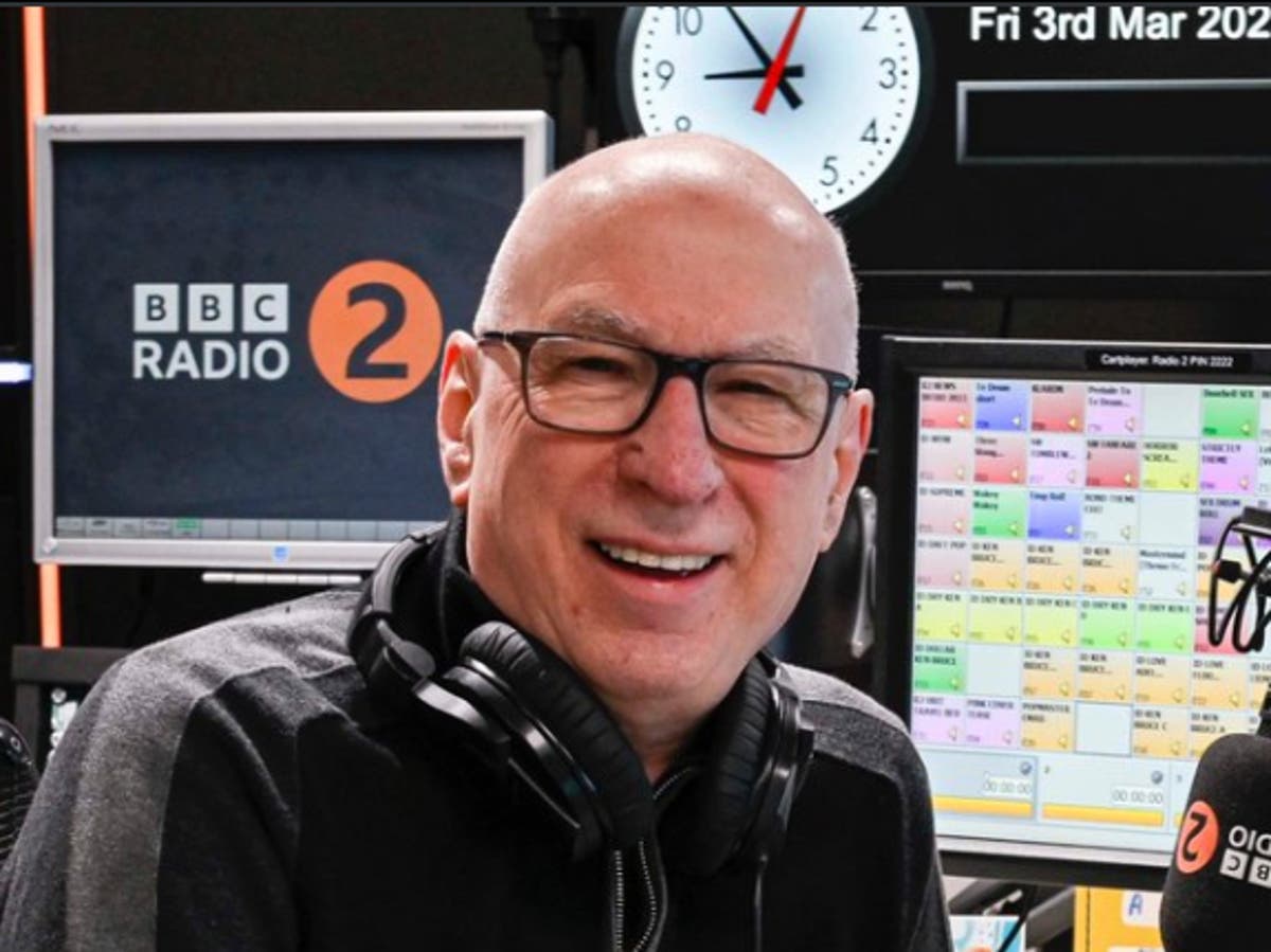 Ken Bruce delivers his final words on Radio 2 as he leaves BBC