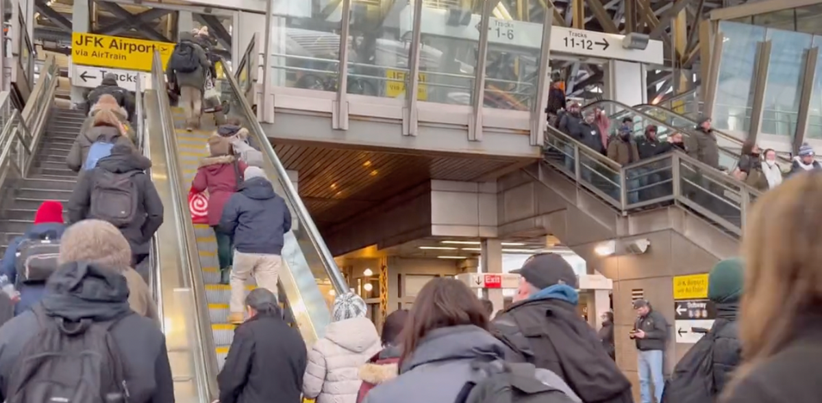 Video of New York commuters frantically switching tracks for connecting train at LIRR station goes viral