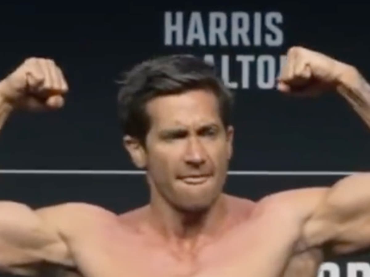 Jake Gyllenhaal surprises crowd with bulked-up appearance at UFC weigh-in
