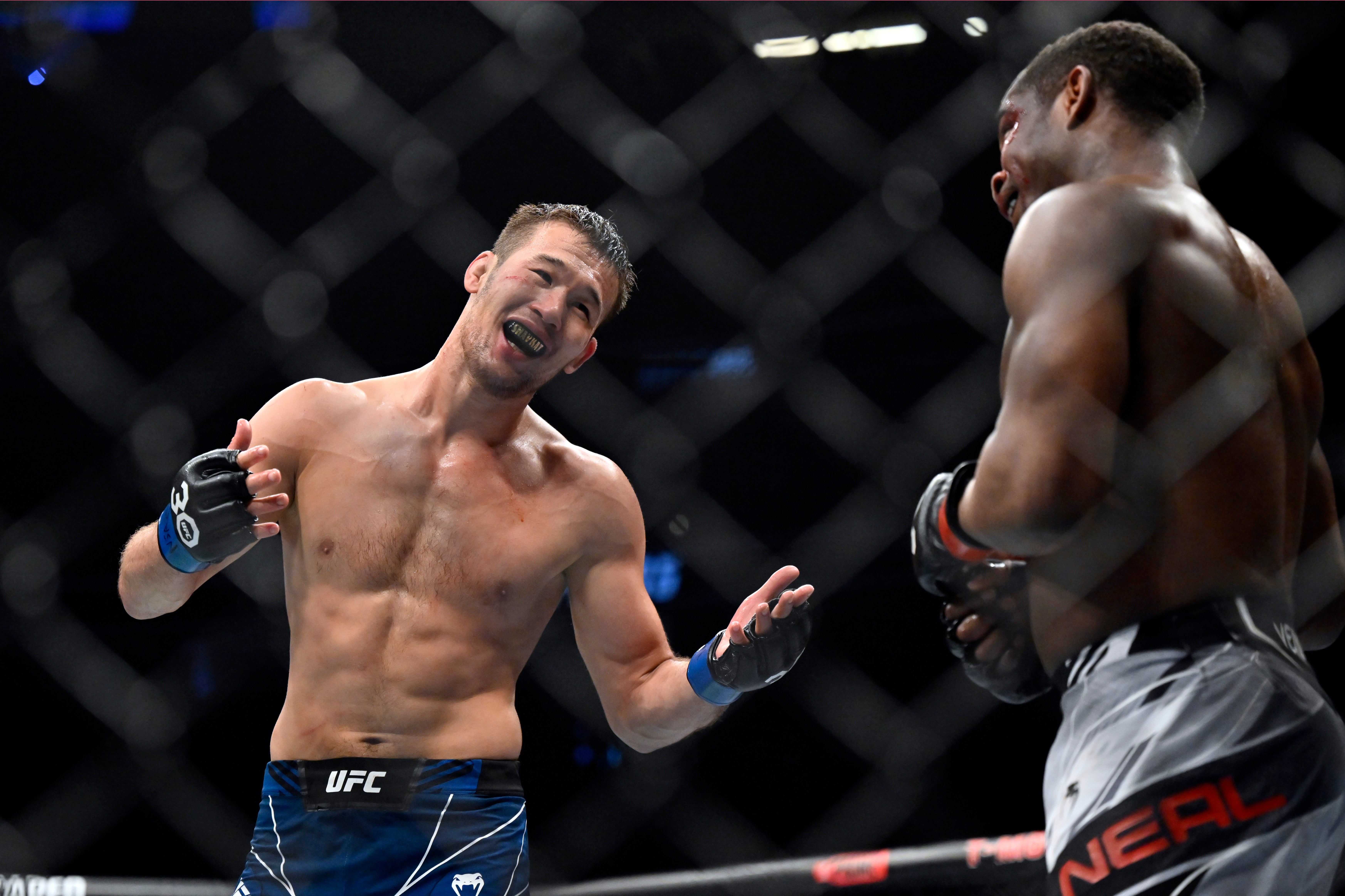 Shavkat Rakhmonov es – o era… – el hombre del saco de las 170 libras