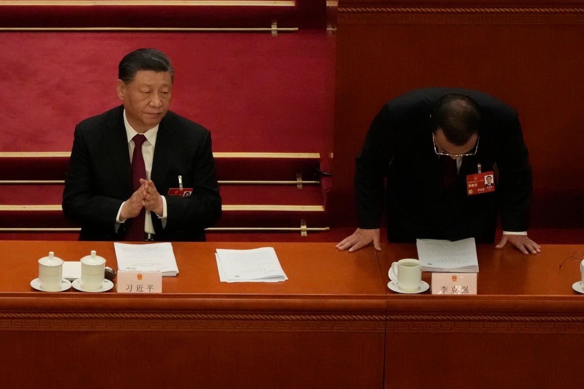 Çin Başbakanı Li Keqiang, Xi yanlılarının dizginleri eline almasına boyun eğdi