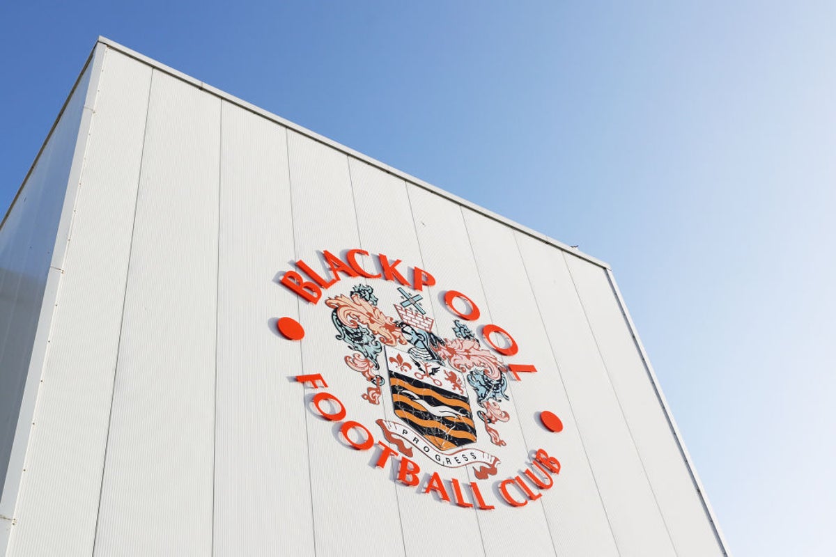 Blackpool fan dies after post-match pub brawl