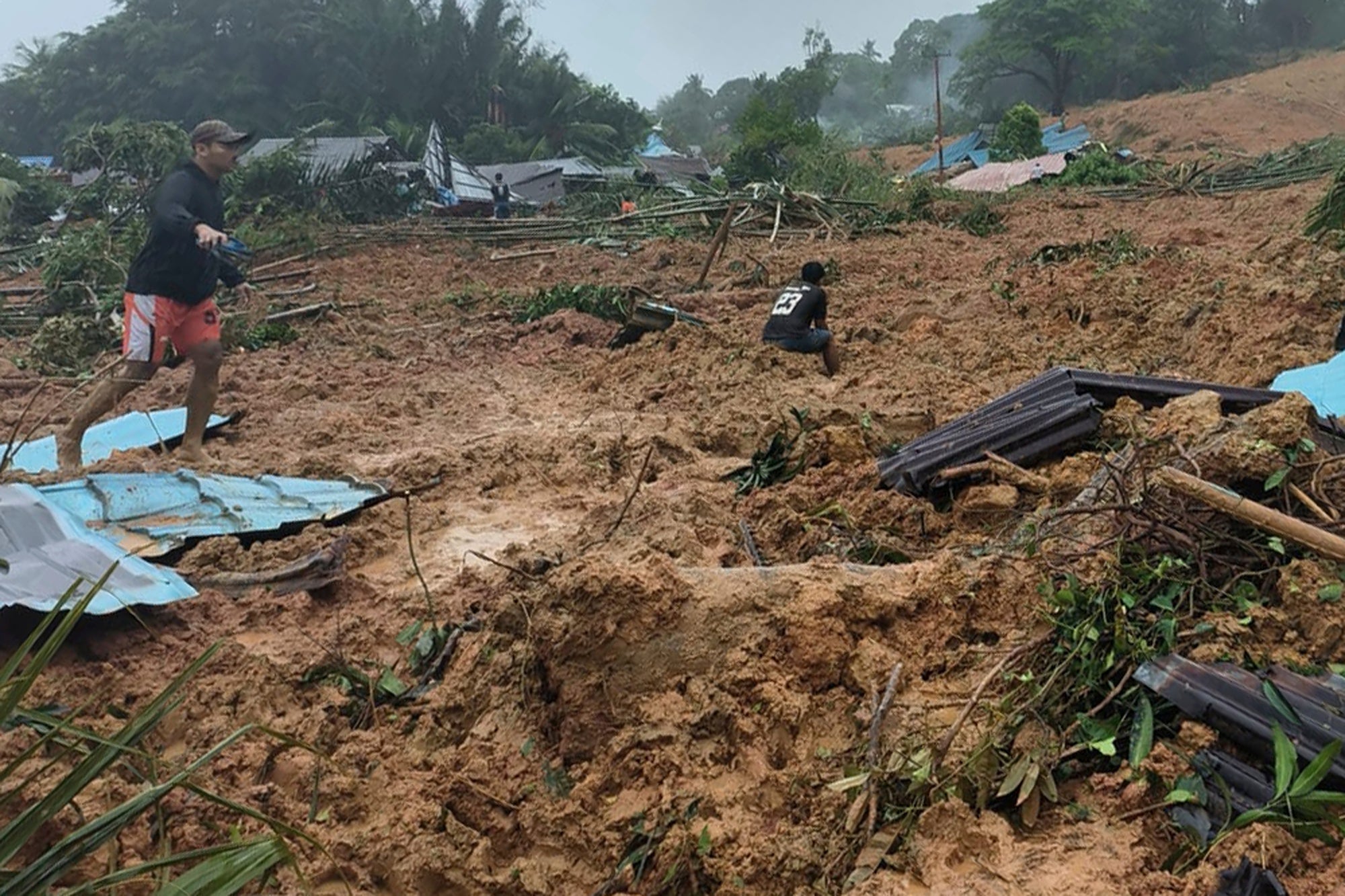 Indonesia Landslides Kill 10, Rescuers Search For 42 Missing | The ...