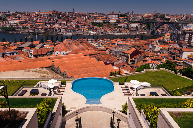 <p>The Yeatman hotel comes with a stunning view of Porto</p>