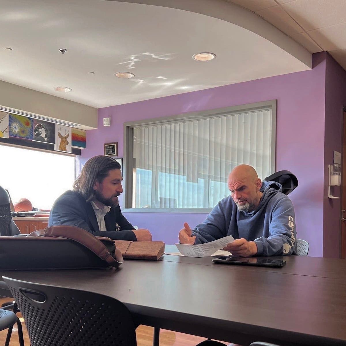 John Fetterman&rsquo;s team shares photo of him working from DC hospital as he continues depression treatment