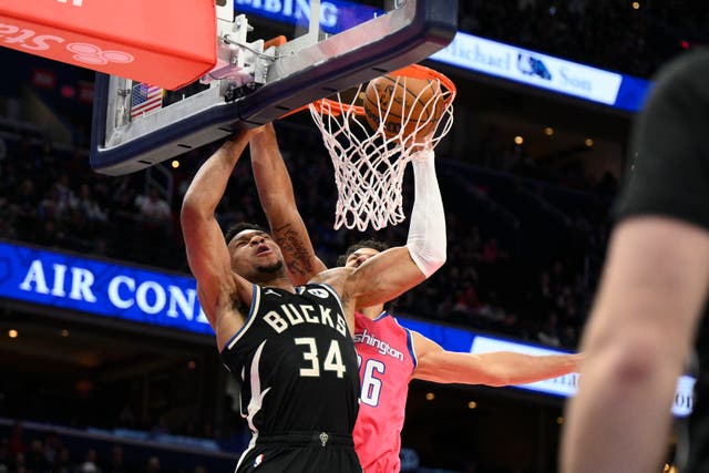 BUCKS-ANTETOKOUNMPO