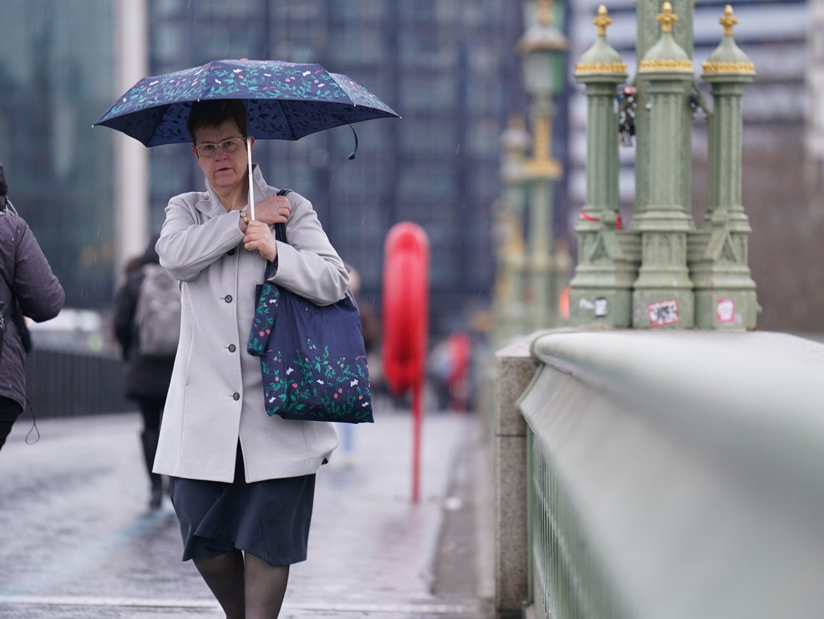 UK weather: Britain braces for coldest night of the year as snow warning extended