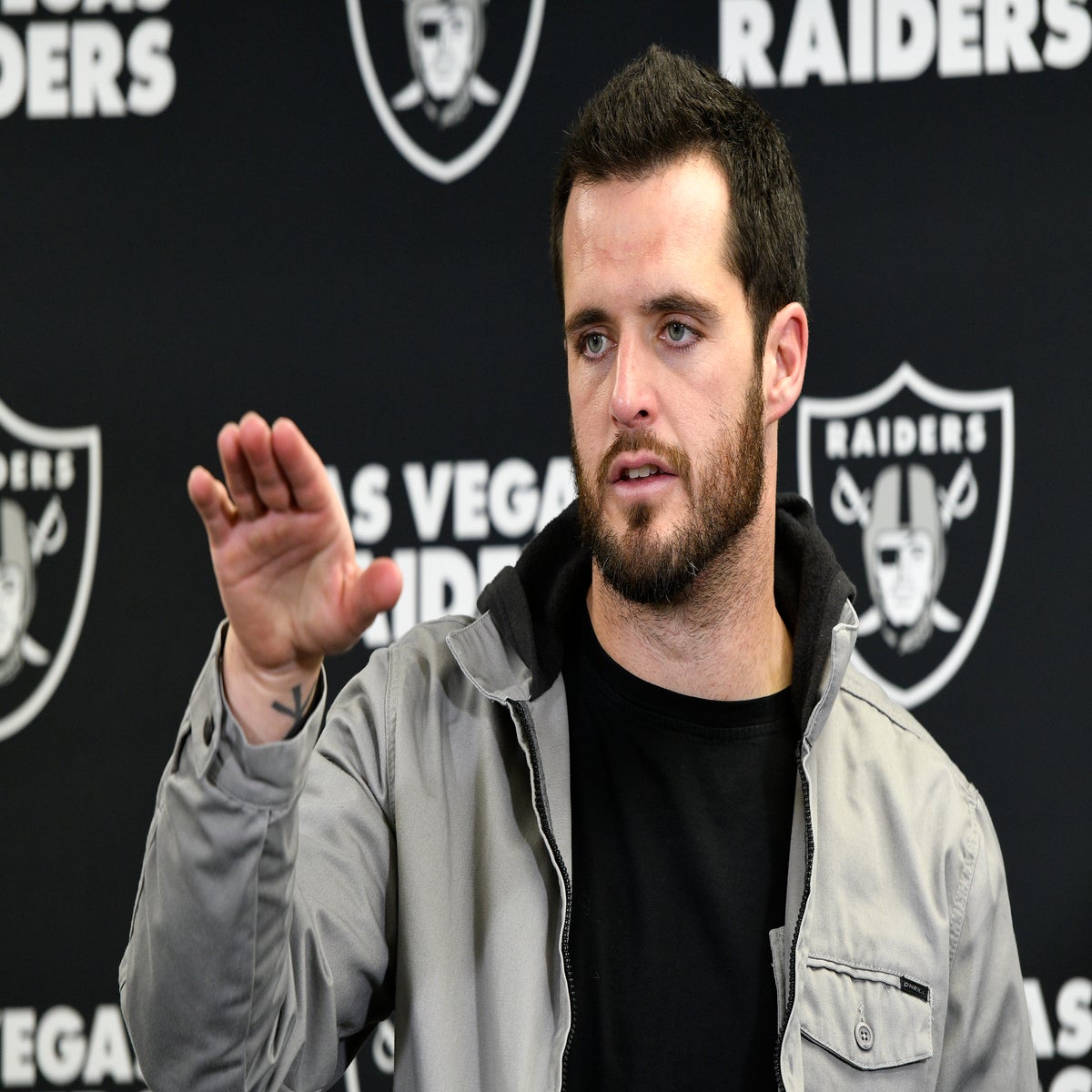 Ex-Raider Derek Carr agrees to 4-year contract with Saints