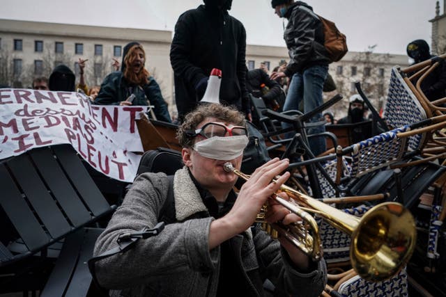 APTOPIX France Pension Protests