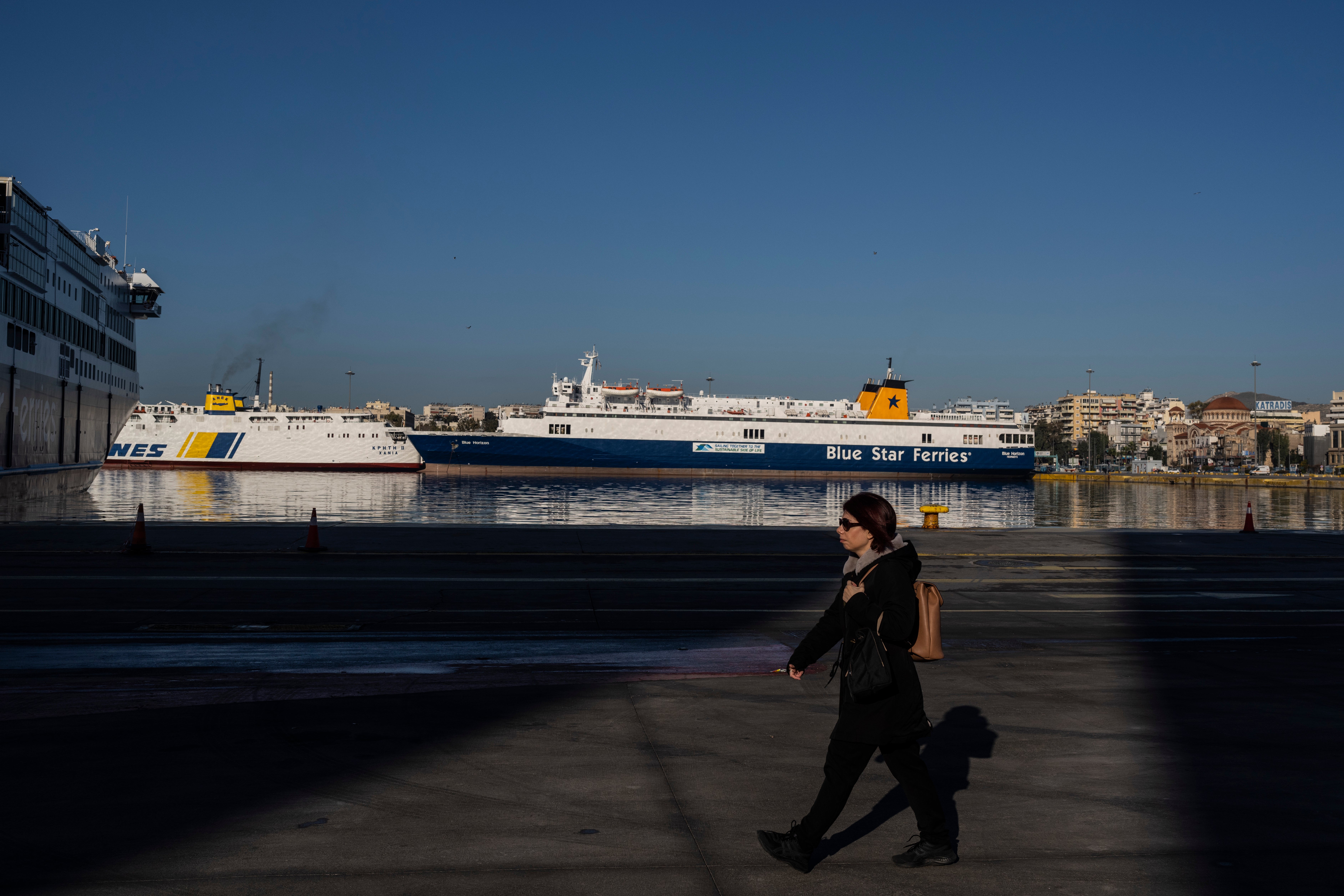 EUR-GEN GRECIA-CHOQUE DE TRENES