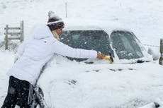 In Pictures: UK shivers in the snow as cold spell continues