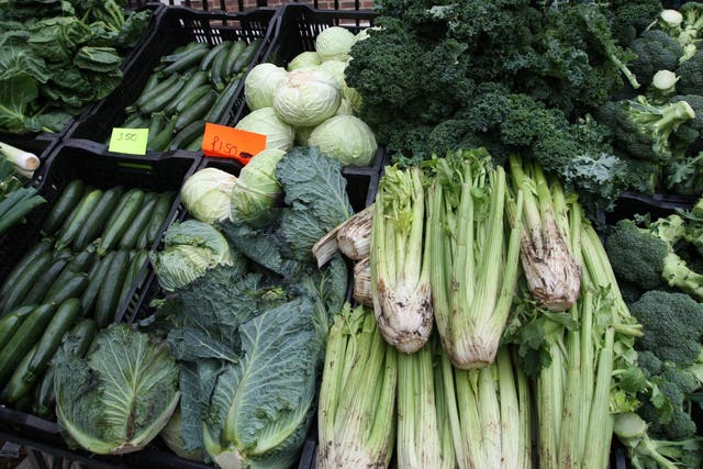 The MIND diet prioritises green leafy vegetables like spinach, kale and collard greens along with other vegetables (Steve Parsons/PA)