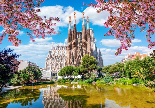 <p>Barcelona’s Sagrada Familía in spring</p>