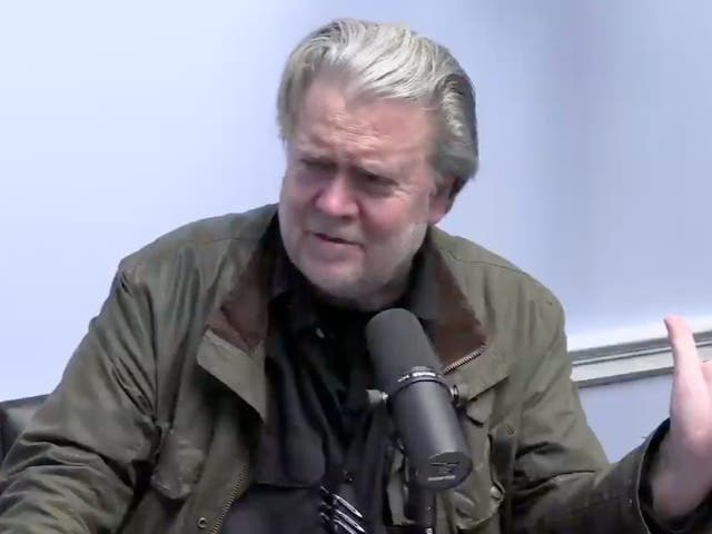 <p>Maui guest interrupts Steve Bannon broadcast to rail against politicisation of wildfire coverage</p>