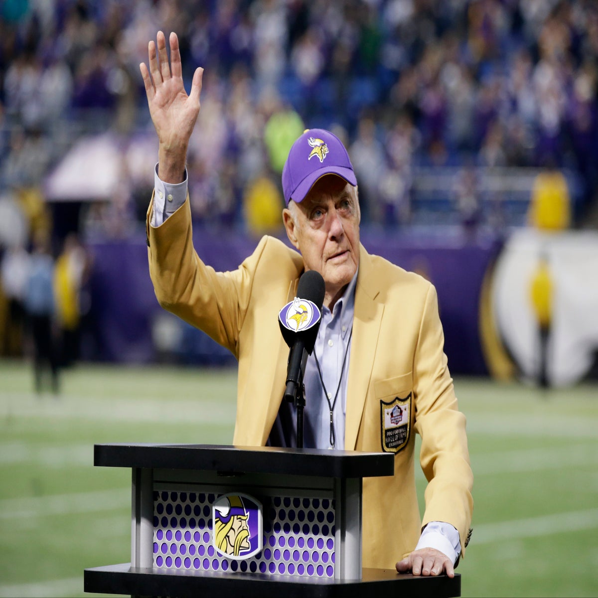 Bud Grant, stoic NFL Hall of Fame coach of powerful Minnesota Vikings  teams, dies at 95