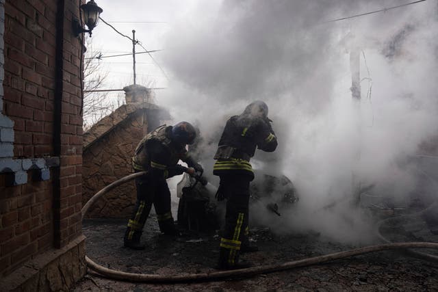 UCRANIA GUERRA BOMBEROS