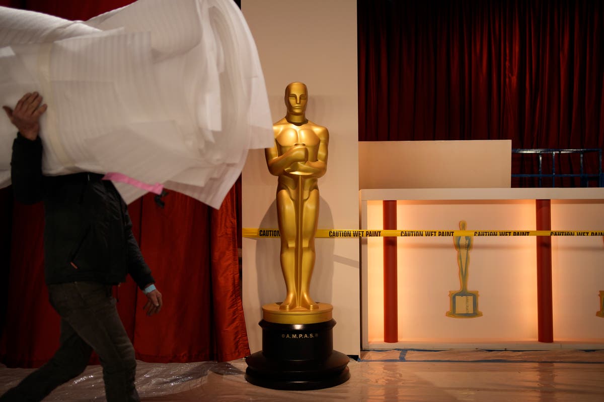 Oscars look to snap back a year after The Slap