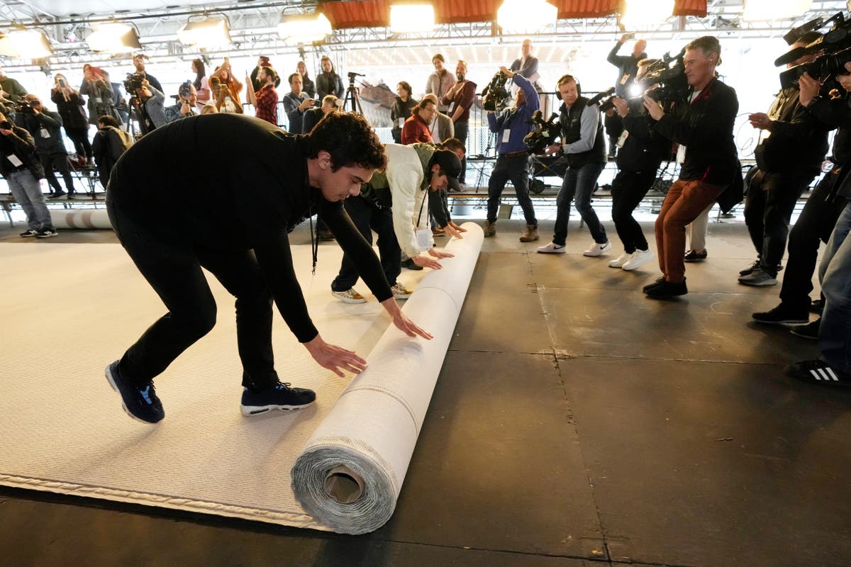 Why is there no red carpet at the 2023 Oscars?