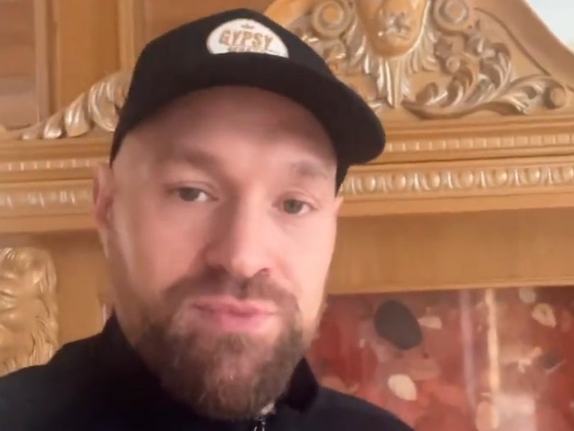 Tyson Fury called on Oleksandr Usyk to go without a rematch clause