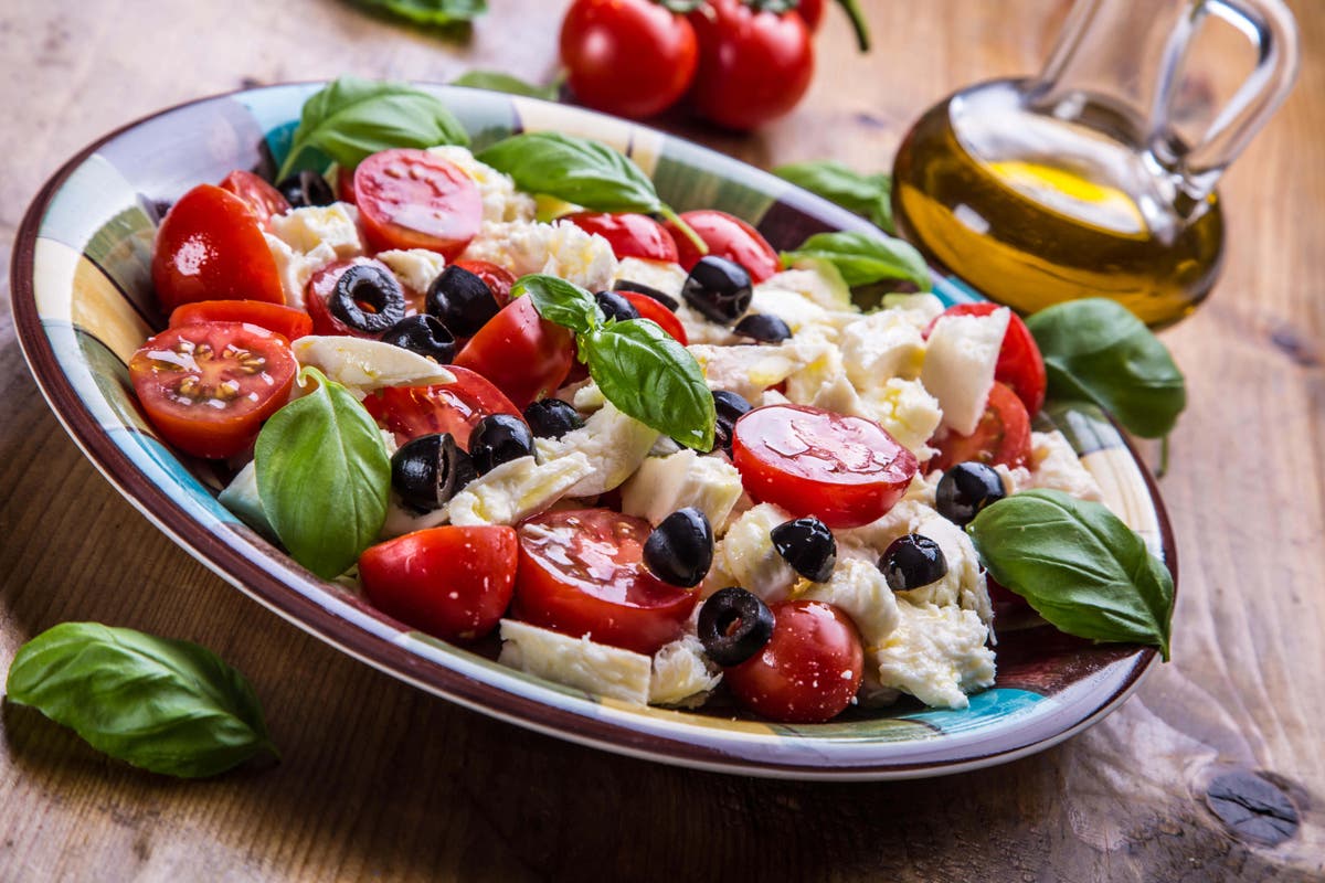 Can eating a Mediterranean diet really slash your dementia risk? Can eating a Mediterranean diet really slash your dementia risk?