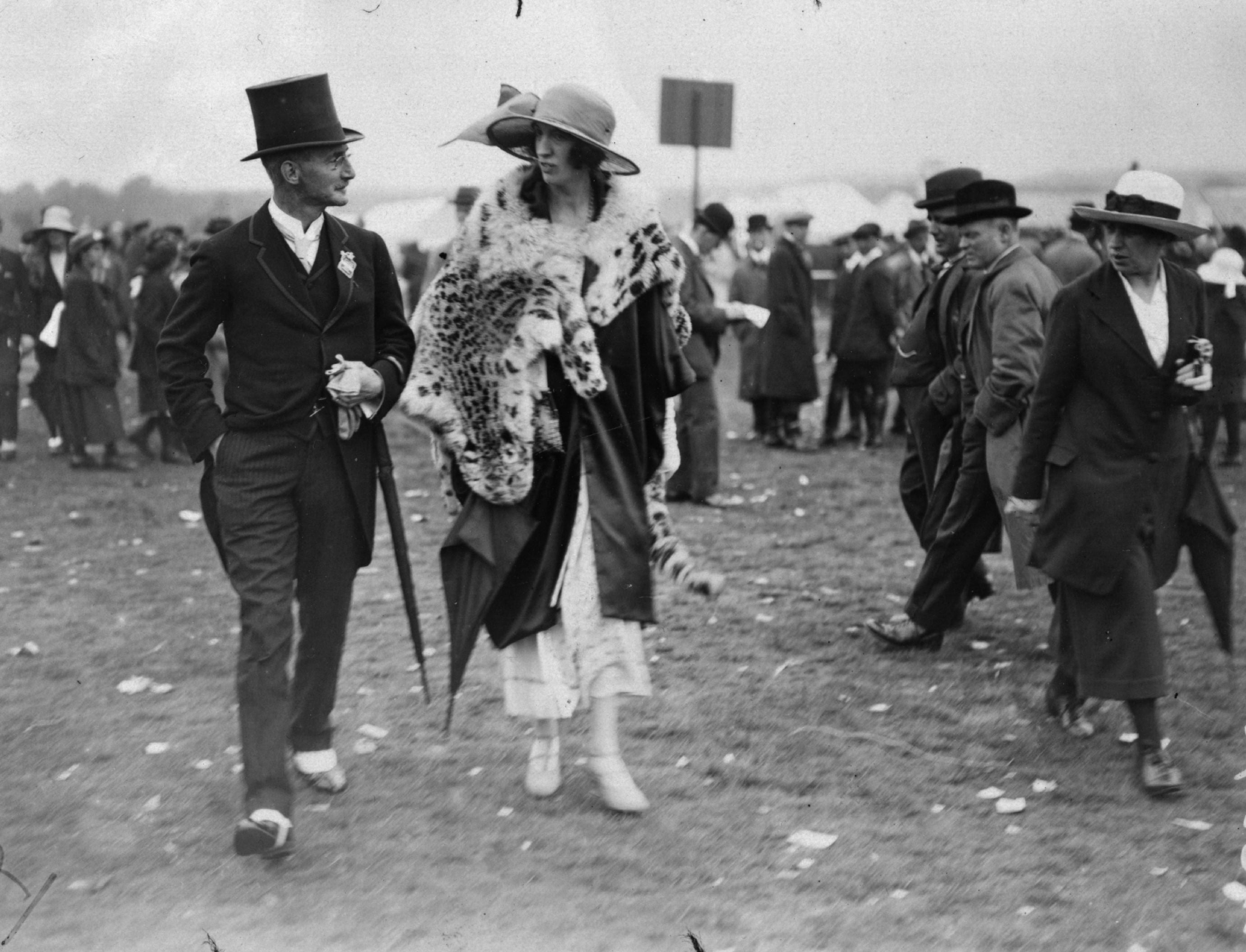 June 1922: Major and Mrs Hedges stride purposefully about in their finery at Ascot