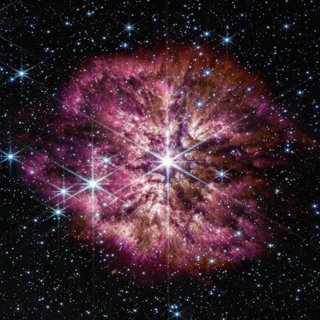 ESTRELLA MORIBUNDA