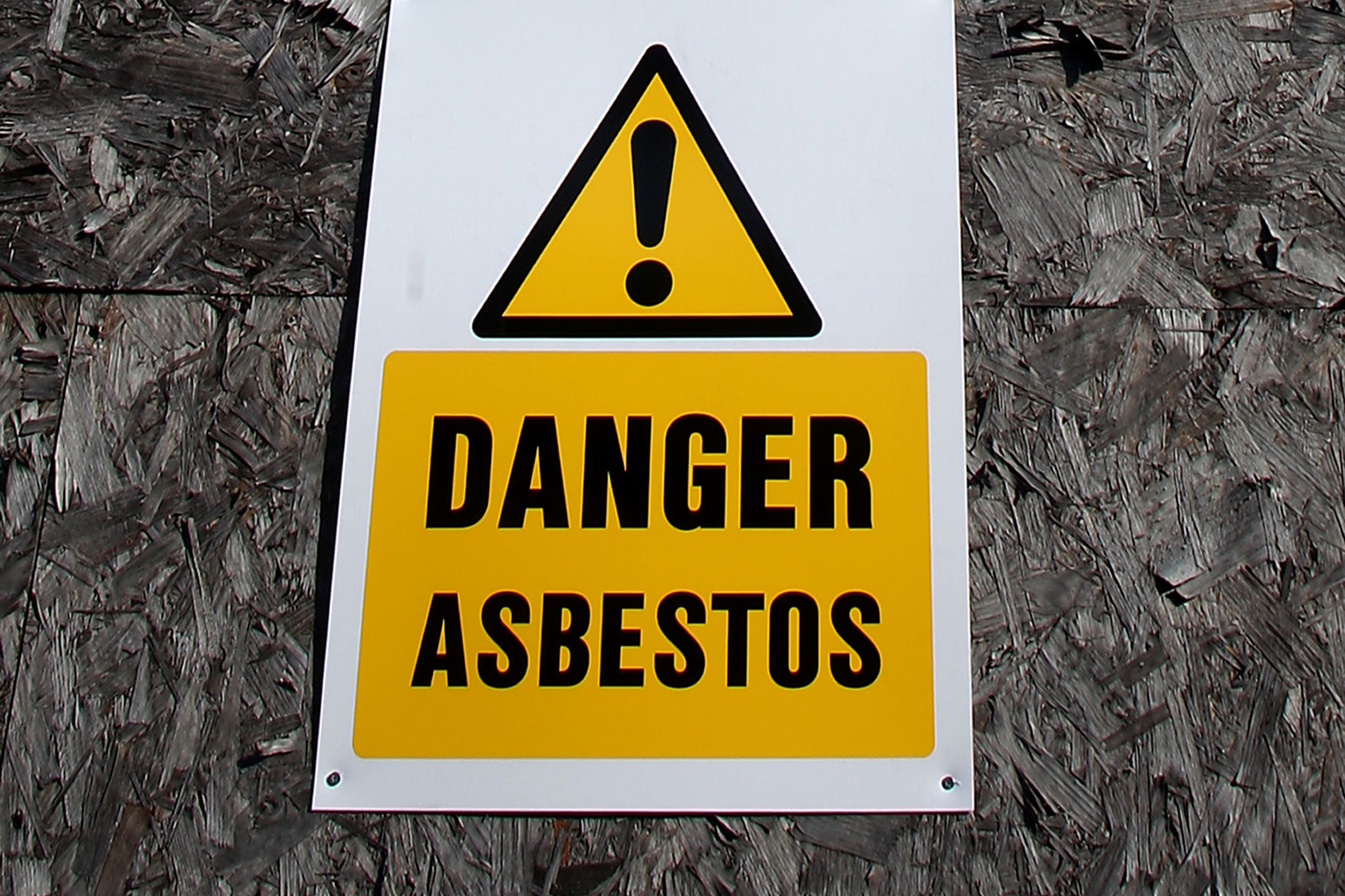 Researchers in Glasgow and Cambridge have been funded with £2.1m from Cancer Research UK to understand better the long gap between exposure to asbestos and a mesothelioma diagnosis (Stephen Pond/PA)