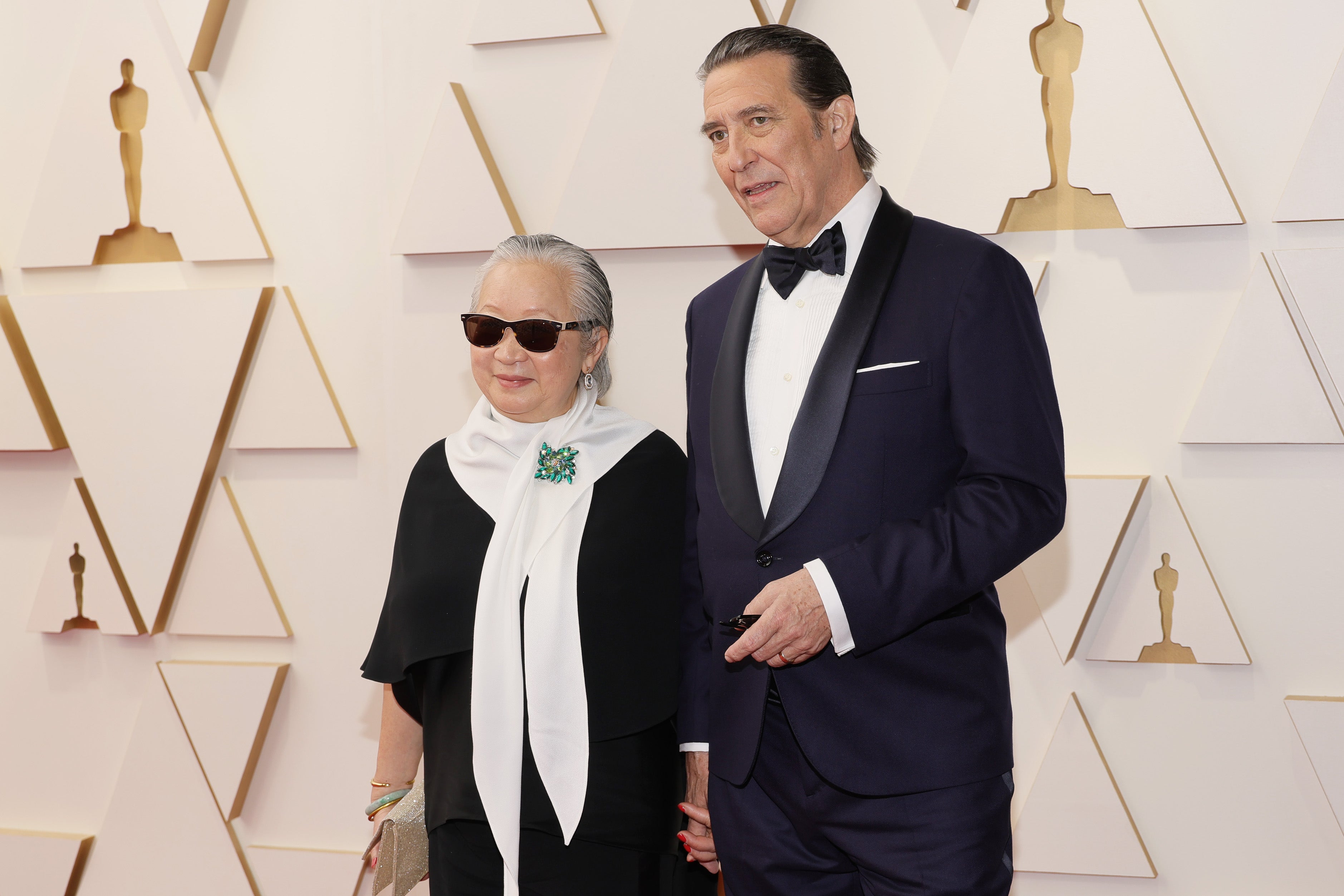 Hinds with wife Hélène Patarot at the 2022 Oscars