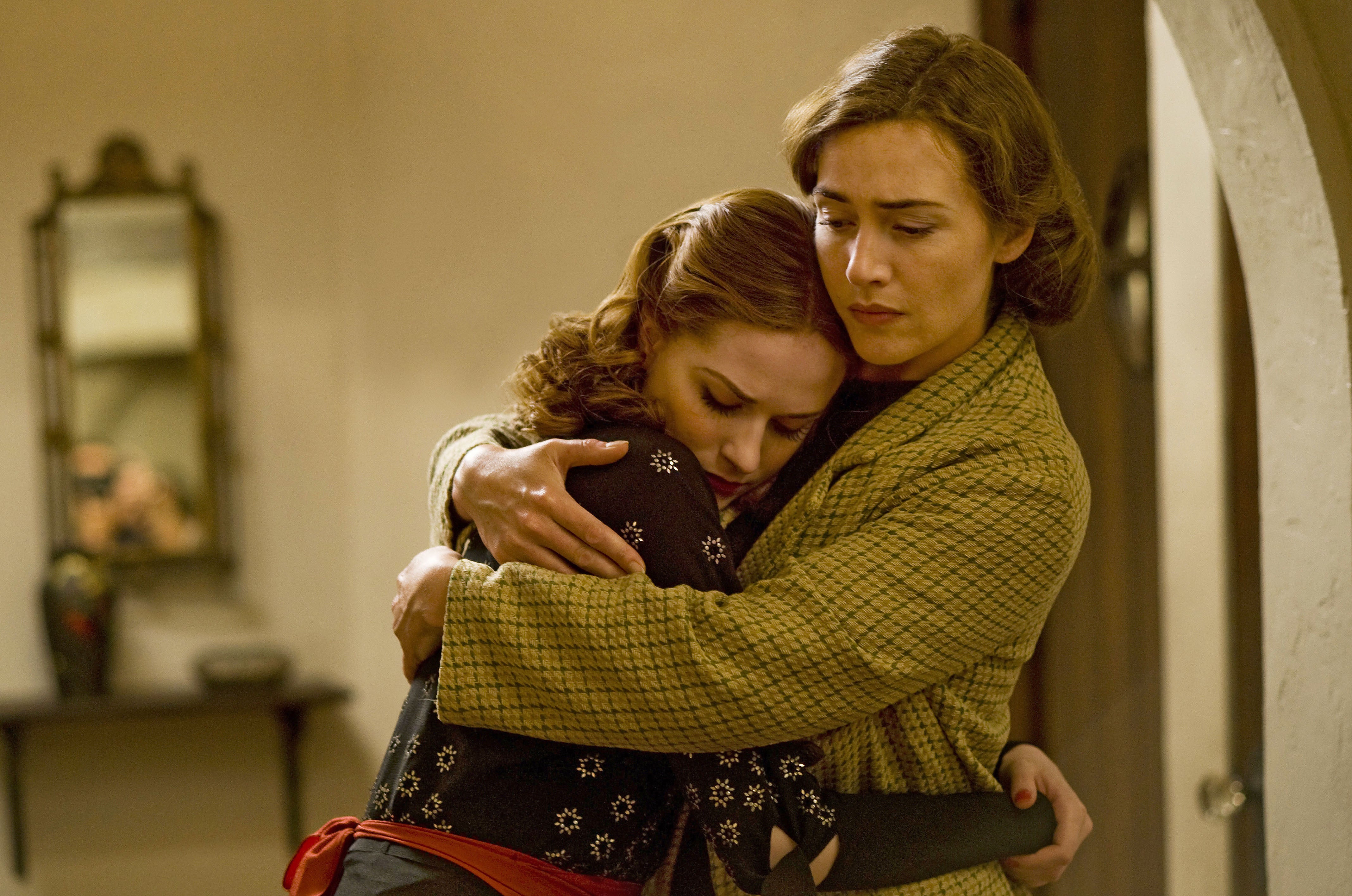 Kate Winslet in ‘Mildred Pierce’ (2011) as a young mother who struggles to make a new life for herself and her two daughters after divorcing her husband