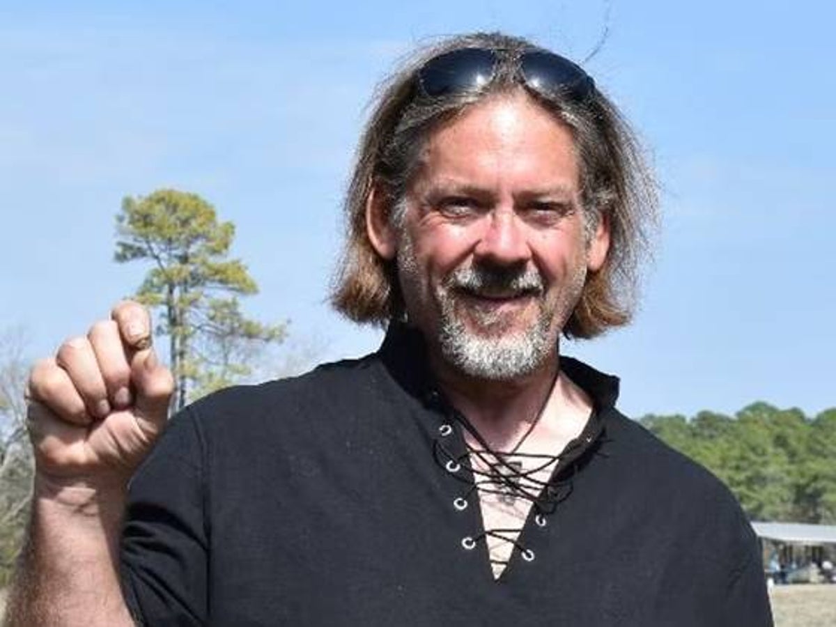 Visitor finds record-sized diamond at Arkansas state park