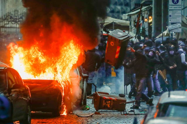 <p>Frankfurt supporters clashed with police in Naples </p>
