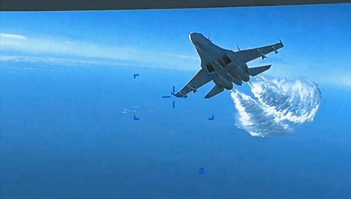 Ukrayna savaşıyla ilgili son haberler: ABD, Rus uçağının insansız hava aracına 'yakıt döktüğü' görüntülerini paylaşıyor