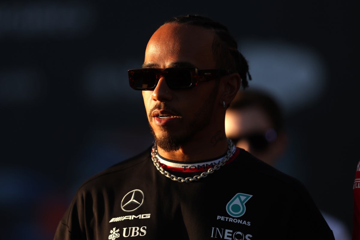 F1 LIVE: Lewis Hamilton makes shock change to personal team ahead of Saudi GP practice