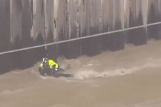 Man hangs on for life during helicopter rescue from raging Los Angeles River