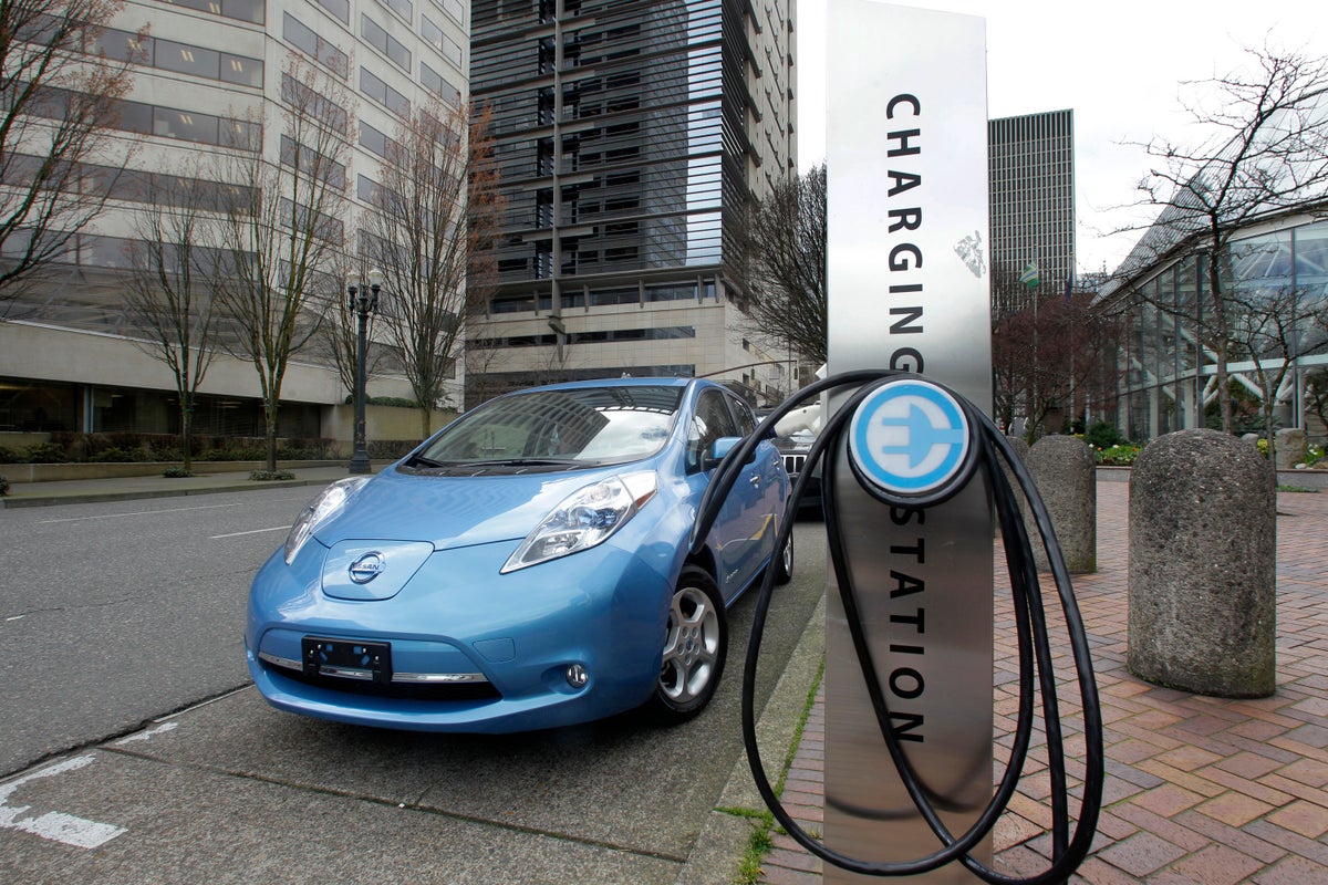 Oregon halts electric vehicle rebates due to demand, money