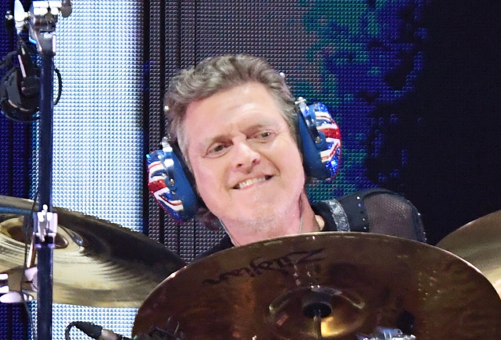 Rick Allen had lost one of his arms after a car crash in December 1984