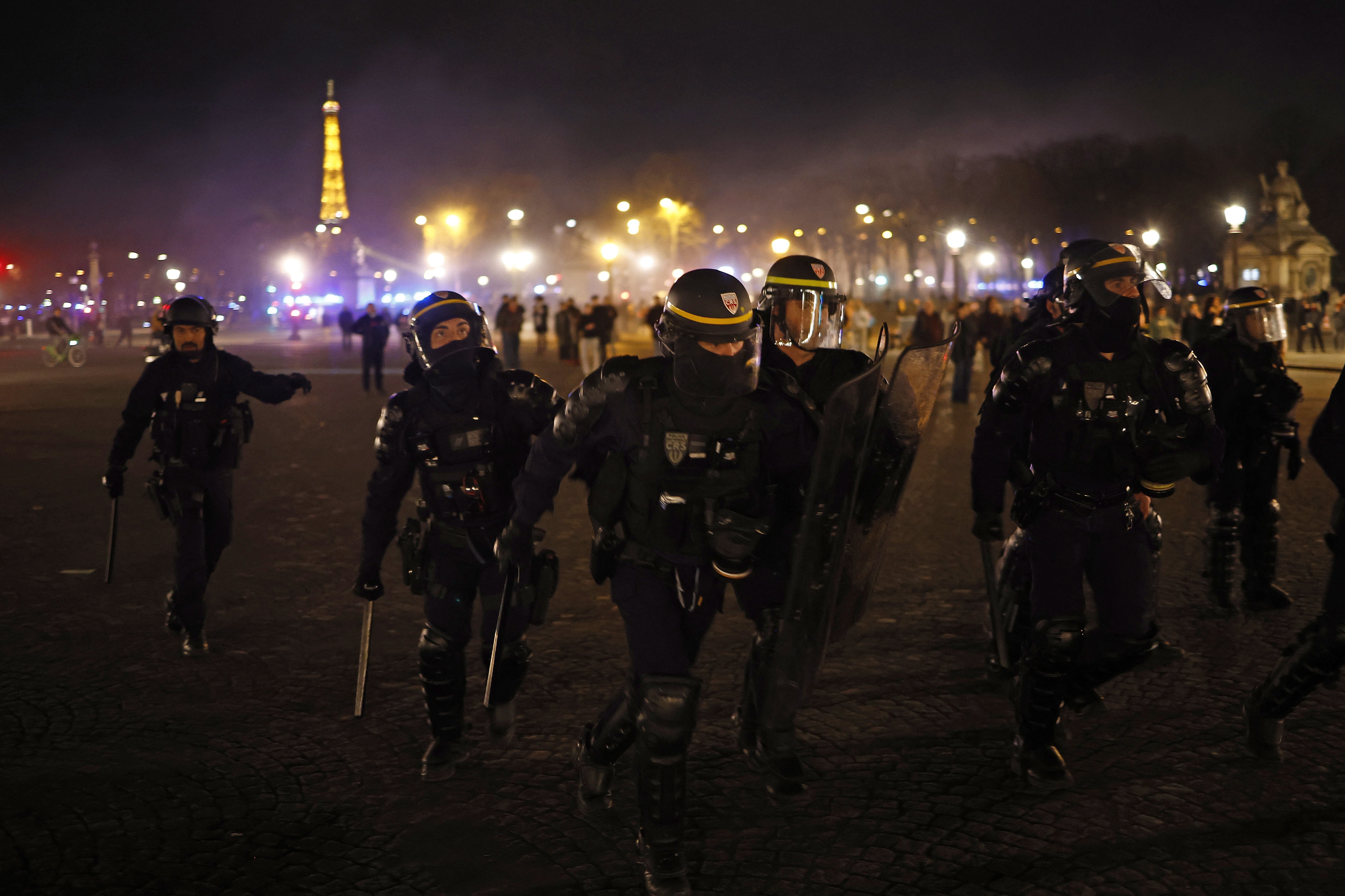 French police face protesters as clashes erupt on Place de la Concorde