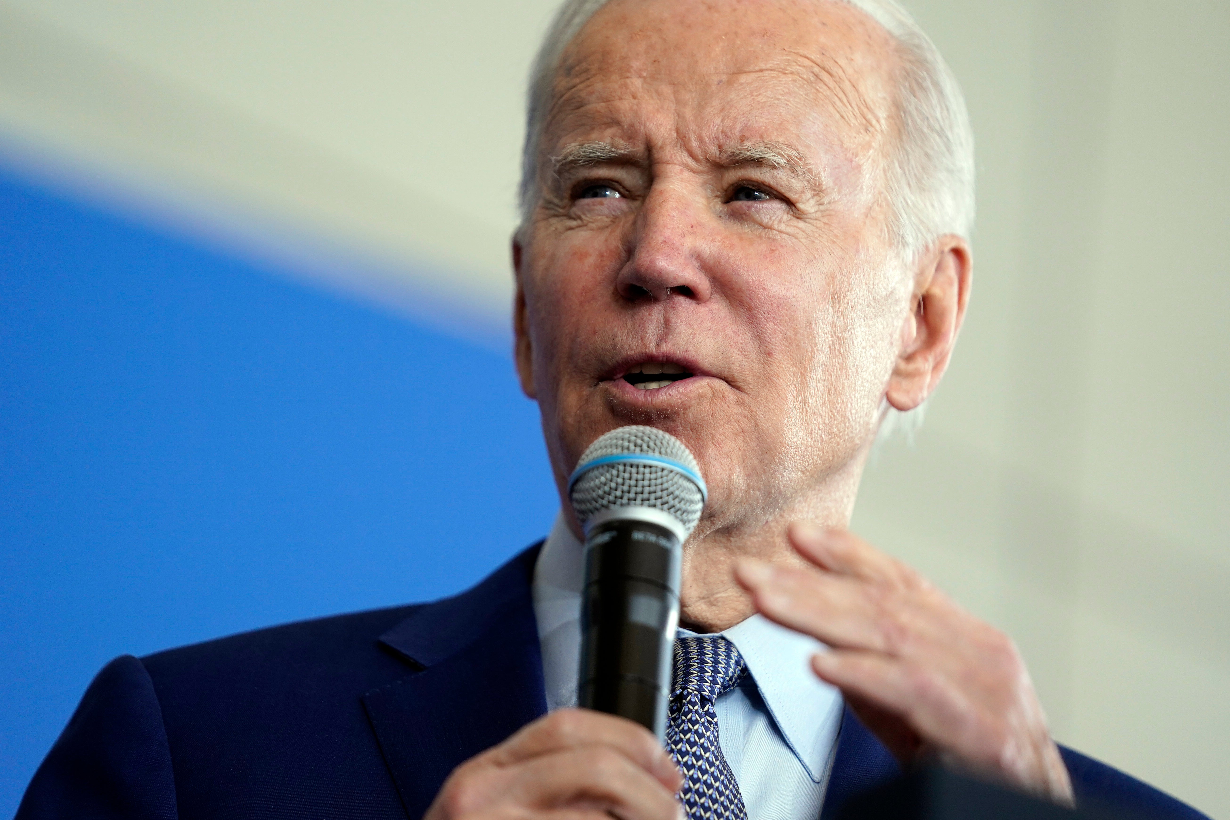 Biden calls for tougher penalties for failed bank execs | The Independent