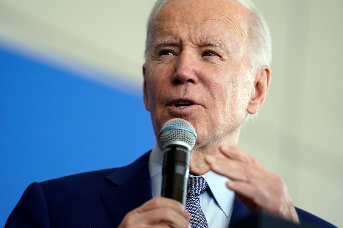 Biden calls for tougher penalties for failed bank execs