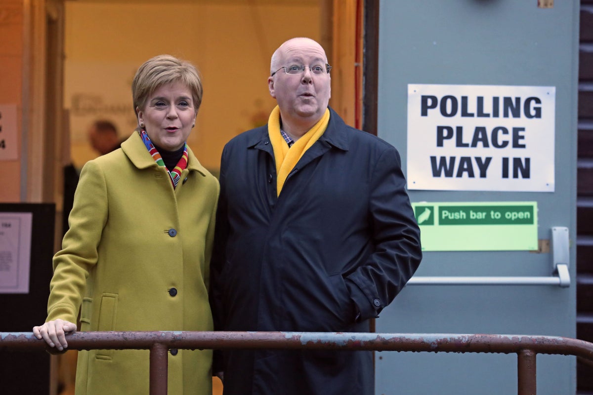 Nicola Sturgeon says it was right for her husband to announce his resignation