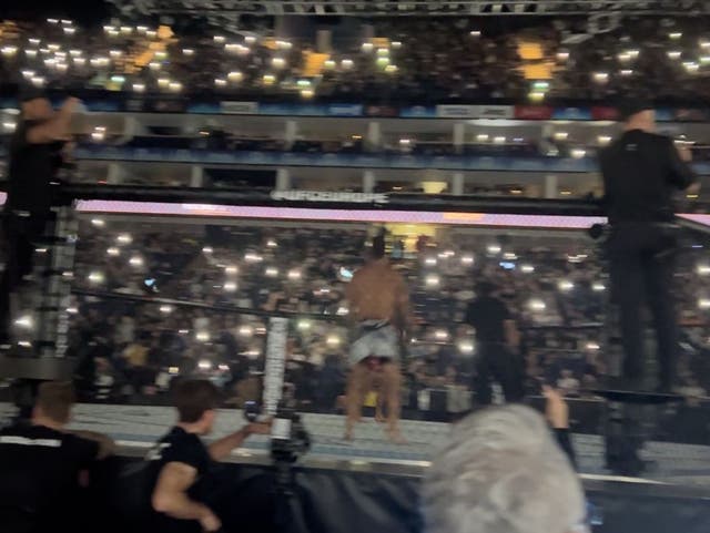 <p>The O2 Arena lights fail, moments before a UFC 286 fight begins</p>