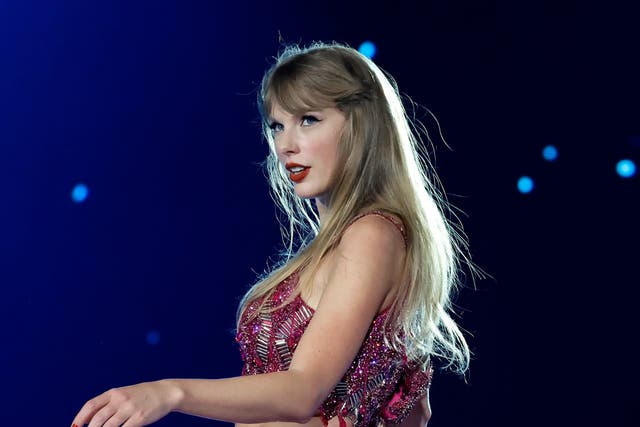 <p>Taylor Swift performs at State Farm Stadium in Glendale, Arizona, 17 March 2023</p>