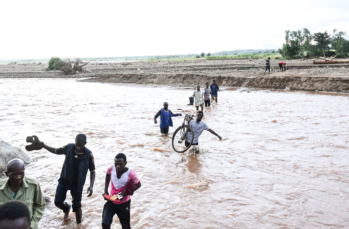 Malawi president pleads for aid after Cyclone Freddy devastation
