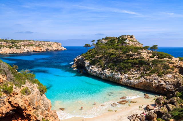 <p>Calo des Moro in Mallorca is among the beaches where smoking is banned </p>