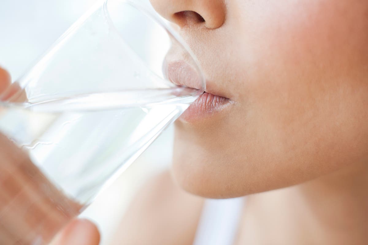 Signs of dehydration: How much water should you drink in a heatwave?