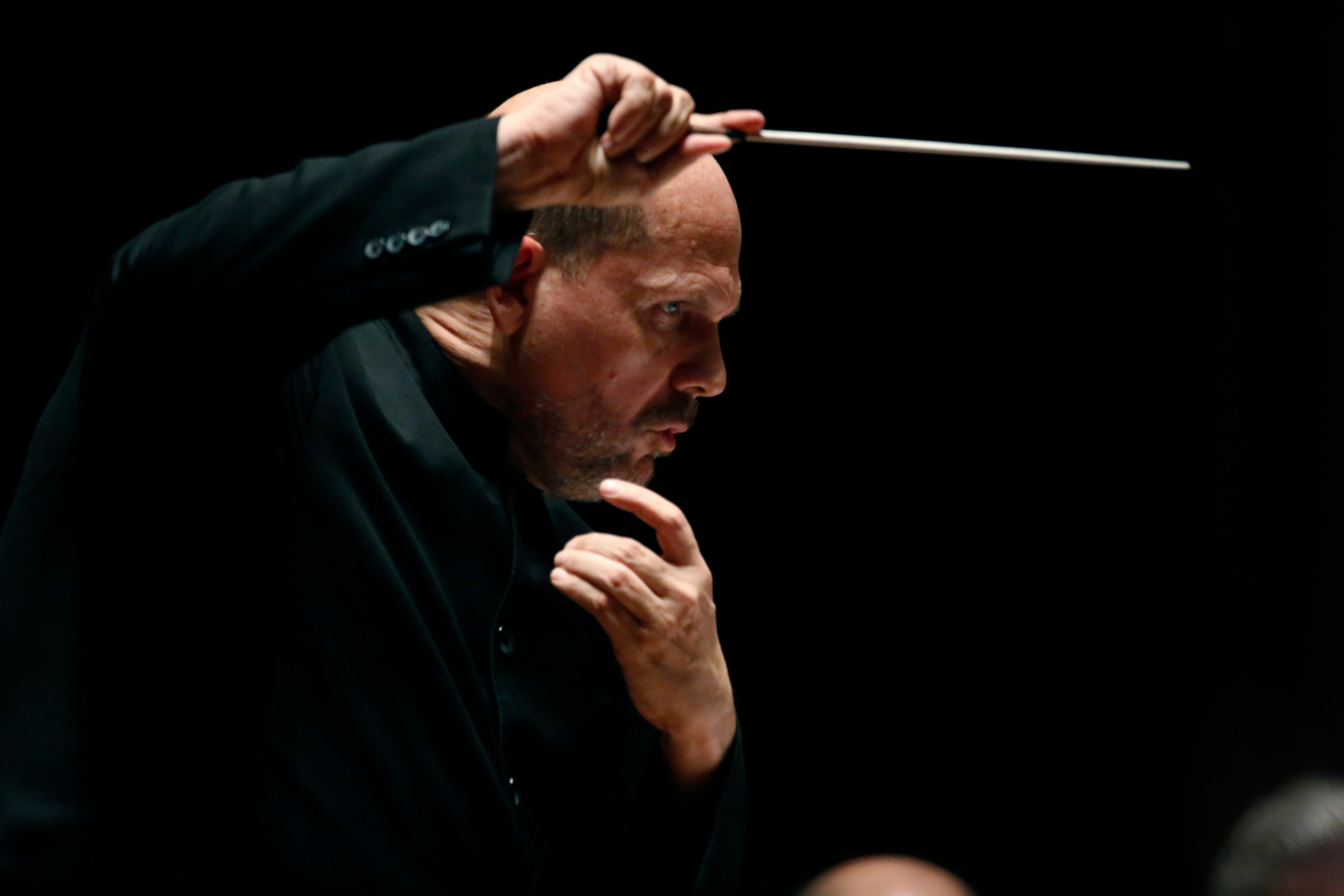 Van Zweden to end NY Philharmonic tenure with Mahler's 2nd The