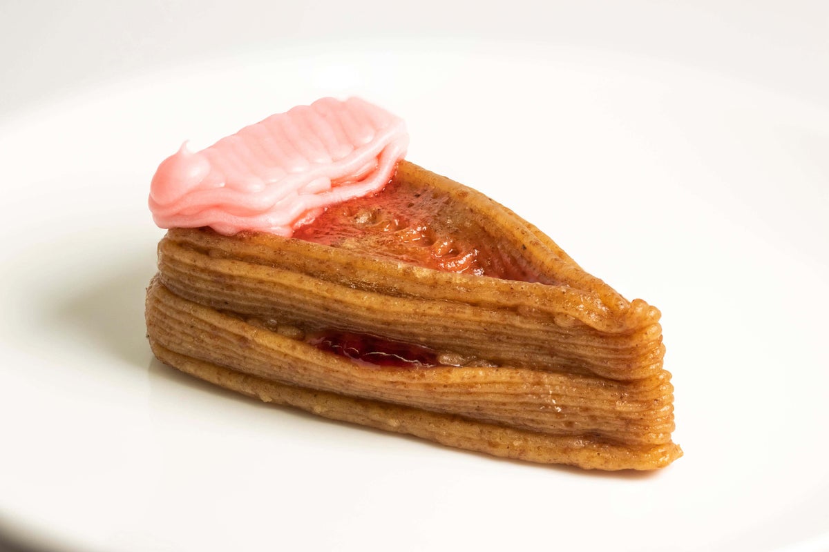 3D printer attempts to make dessert from seven ingredients
