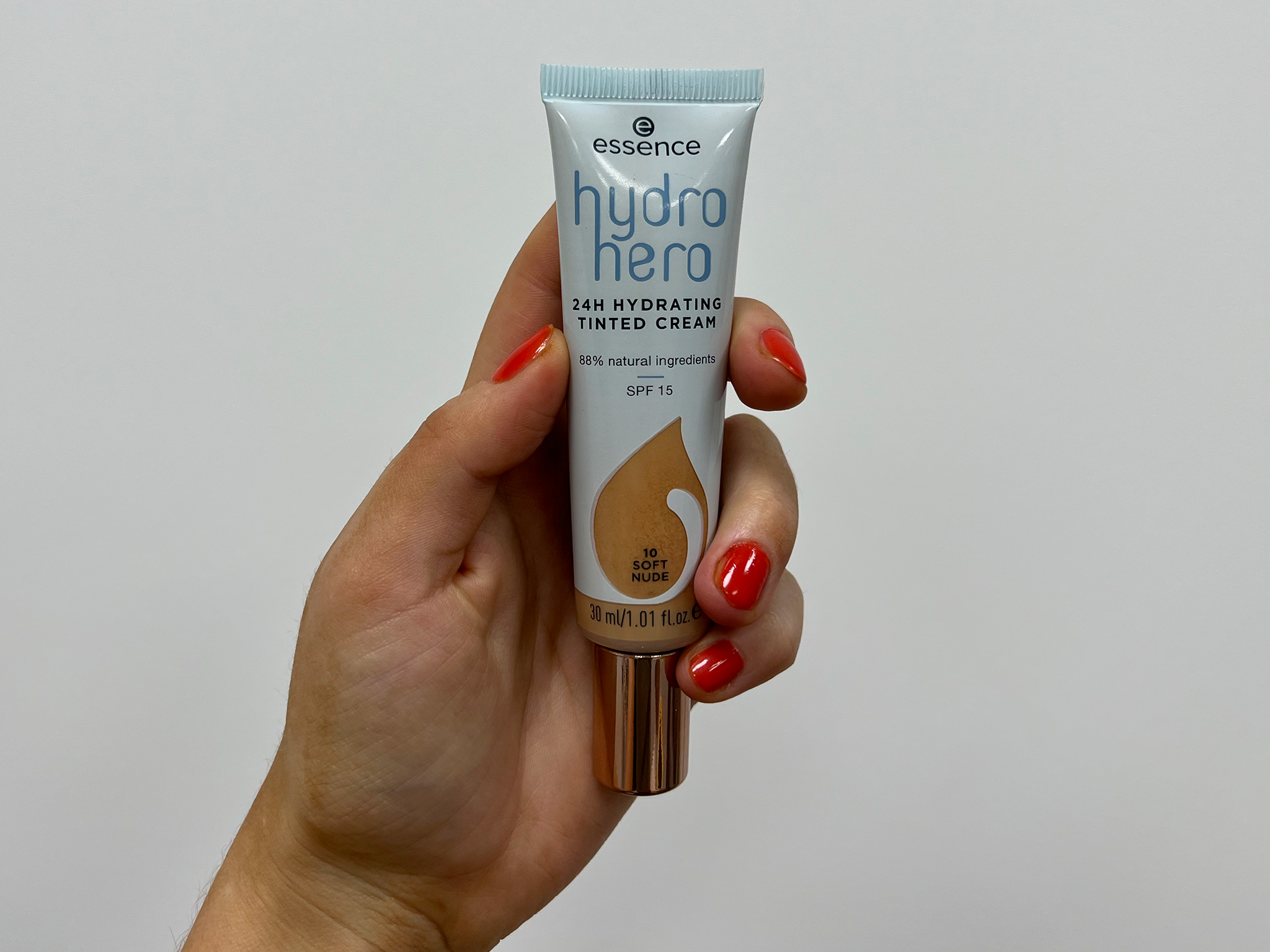 Essence Hydro Hero 24H Hydrating Tinted Cream, Make-Up, Foundation, No. 20  Sun Beige, Nude with Spf - 30 Ml : : Beauty