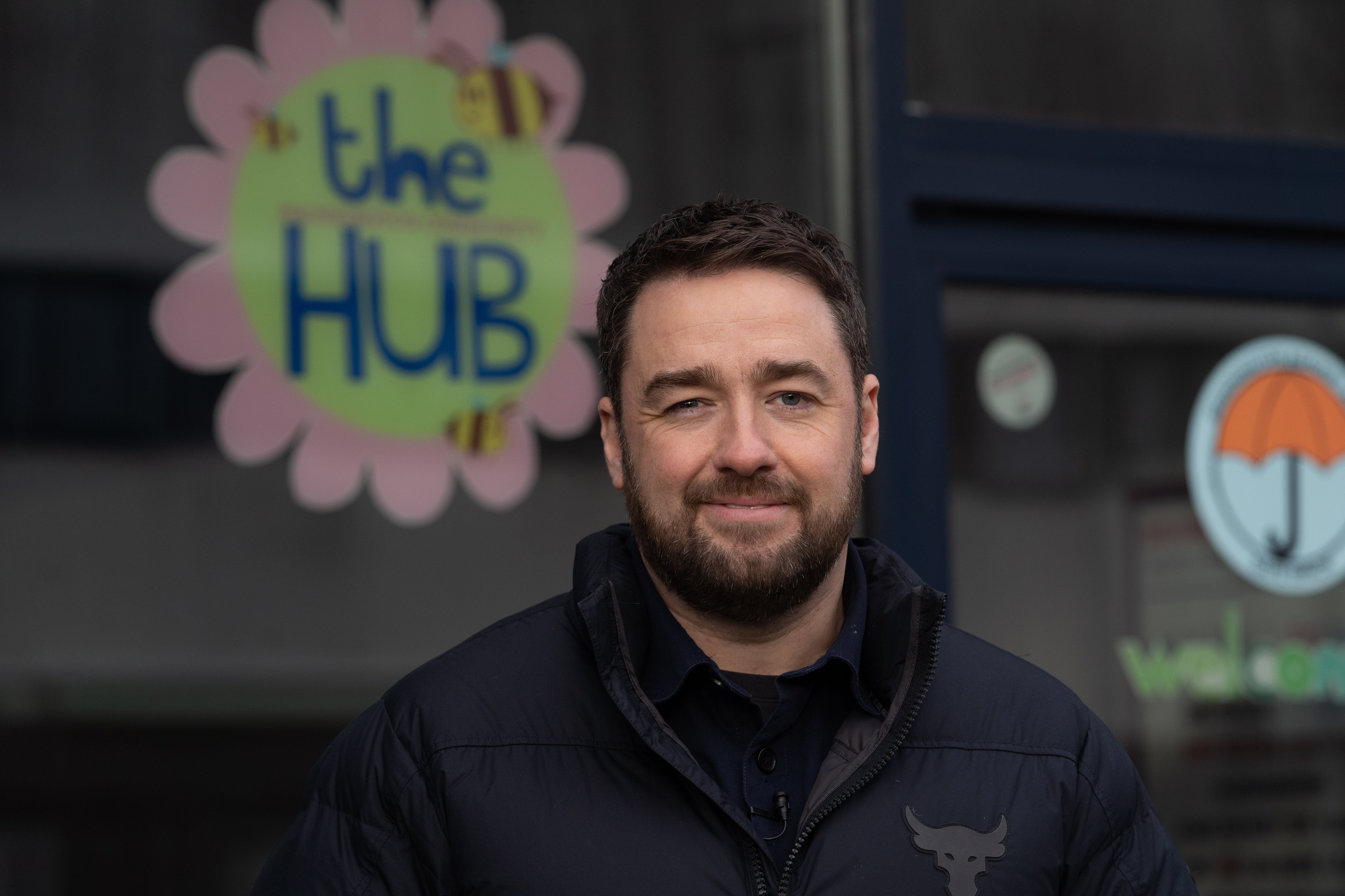 Jason served up bowls of porridge to those in need in his hometown of Stockport - one of 47 warm hubs supported by Quaker Oats in the UK.